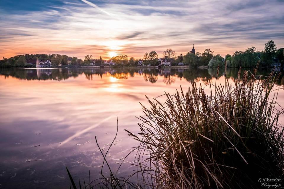 Sopherl Am See - Fruehstueck Auf Der Seeterrasse, Sehr Ruhig Und Wunderschoen Am See, 3 Minuten Nach Oberpfaffenhofen, Viele Radtouren, Restaurants & Cafes In Der Umgebung Weßling Eksteriør billede